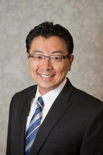 Dr. Naoki Kanaboshi receives University's Internationalization Award